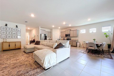 Casa en venta en Zephyrhills, Florida, 4 dormitorios, 190.26 m2 № 1819355 - foto 15