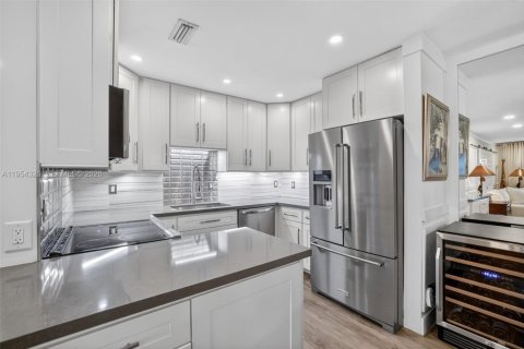 Купить кондоминиум в Форт-Лодердейл, Флорида 2 спальни, 111.48м2, № 2009763 - фото 25