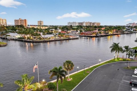 Купить кондоминиум в Форт-Лодердейл, Флорида 2 спальни, 111.48м2, № 2009763 - фото 12