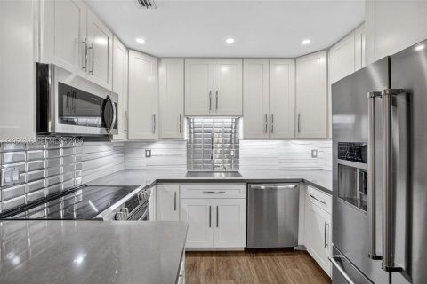 Купить кондоминиум в Форт-Лодердейл, Флорида 2 спальни, 111.48м2, № 2009763 - фото 7