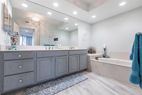 Condo in Punta Gorda, Florida, 3 bedrooms  № 2350220 - photo 22