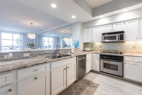 Condo in Punta Gorda, Florida, 3 bedrooms  № 2350220 - photo 13