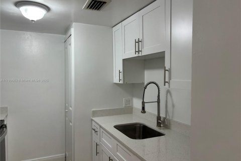 Studio in the Condo in Miami, Florida  № 1712218 - photo 5