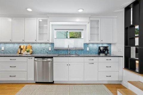Casa en venta en Saint Petersburg, Florida, 2 dormitorios, 124.95 m2 № 1616804 - foto 18