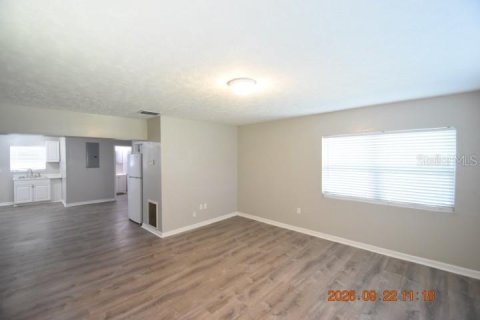 Villa ou maison à louer à Floral City, Floride: 3 chambres, 112.6 m2 № 2389107 - photo 5