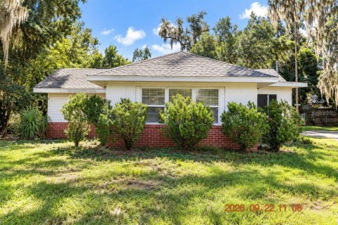 Villa ou maison à louer à Floral City, Floride: 3 chambres, 112.6 m2 № 2389107 - photo 1