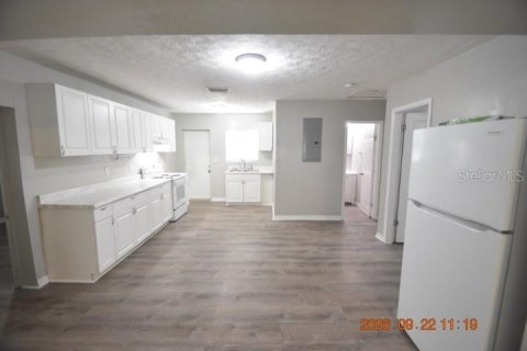 Villa ou maison à louer à Floral City, Floride: 3 chambres, 112.6 m2 № 2389107 - photo 6