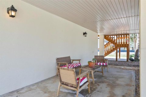 House in Palm Coast, Florida 4 bedrooms, 235.6 sq.m. № 1670606 - photo 9
