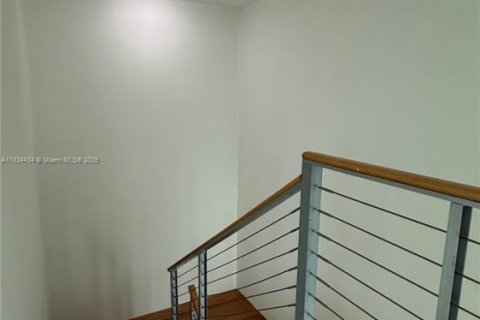 Condo in Miami, Florida, 2 bedrooms  № 1830519 - photo 15