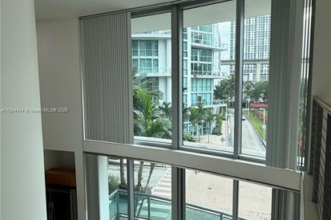 Condo in Miami, Florida, 2 bedrooms  № 1830519 - photo 16
