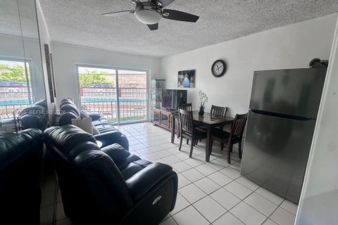 Купить кондоминиум в Майами, Флорида 1 спальня, 47.38м2, № 2049076 - фото 3