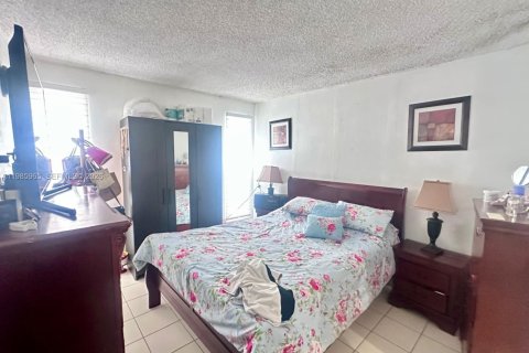 Купить кондоминиум в Майами, Флорида 1 спальня, 47.38м2, № 2049076 - фото 10