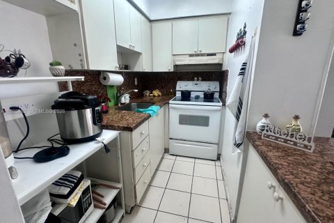 Купить кондоминиум в Майами, Флорида 1 спальня, 47.38м2, № 2049076 - фото 4