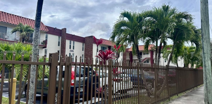 Кондоминиум с 1 спальней в Майами, Флорида № 2049076