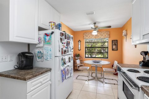 Condo in Boynton Beach, Florida, 2 bedrooms  № 2158334 - photo 14