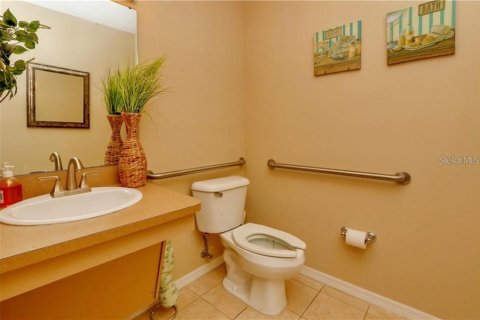 Propiedad comercial en alquiler en Lutz, Florida, 189.71 m2 № 1757783 - foto 9