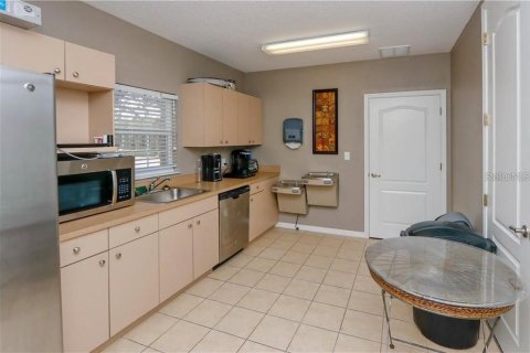 Propiedad comercial en alquiler en Lutz, Florida, 189.71 m2 № 1757783 - foto 14
