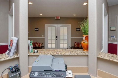 Propiedad comercial en alquiler en Lutz, Florida, 189.71 m2 № 1757783 - foto 6