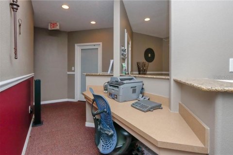 Propiedad comercial en alquiler en Lutz, Florida, 189.71 m2 № 1757783 - foto 8