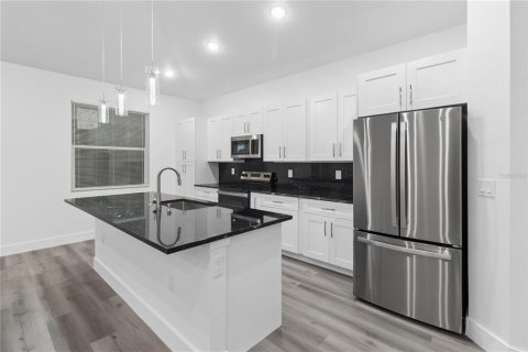 Villa ou maison à louer à Lakeland, Floride: 4 chambres, 183.76 m2 № 2291900 - photo 6