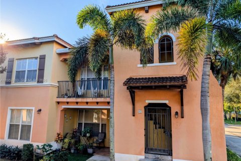 Condo in Palm Springs, Florida, 3 bedrooms  № 2052862 - photo 2