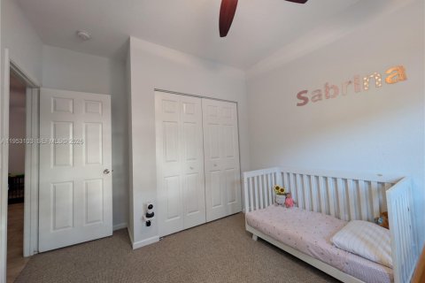 Condo in Palm Springs, Florida, 3 bedrooms  № 2052862 - photo 15