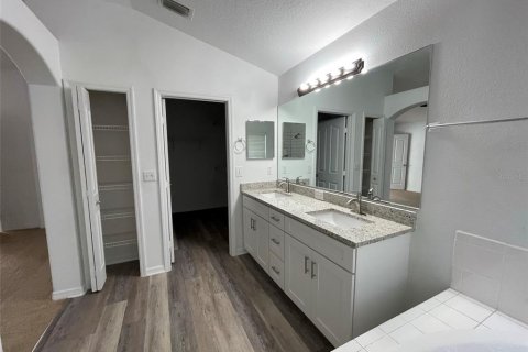 Casa en alquiler en Tampa, Florida, 4 dormitorios, 210.42 m2 № 1912308 - foto 20