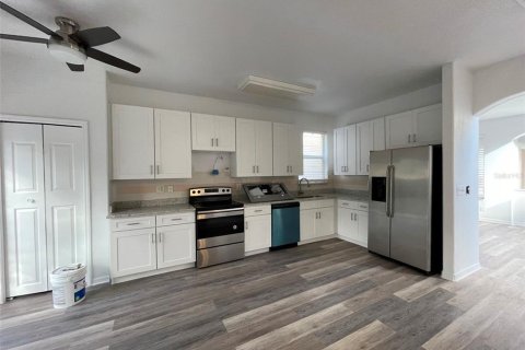 Casa en alquiler en Tampa, Florida, 4 dormitorios, 210.42 m2 № 1912308 - foto 9