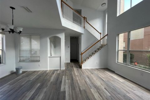 Casa en alquiler en Tampa, Florida, 4 dormitorios, 210.42 m2 № 1912308 - foto 6