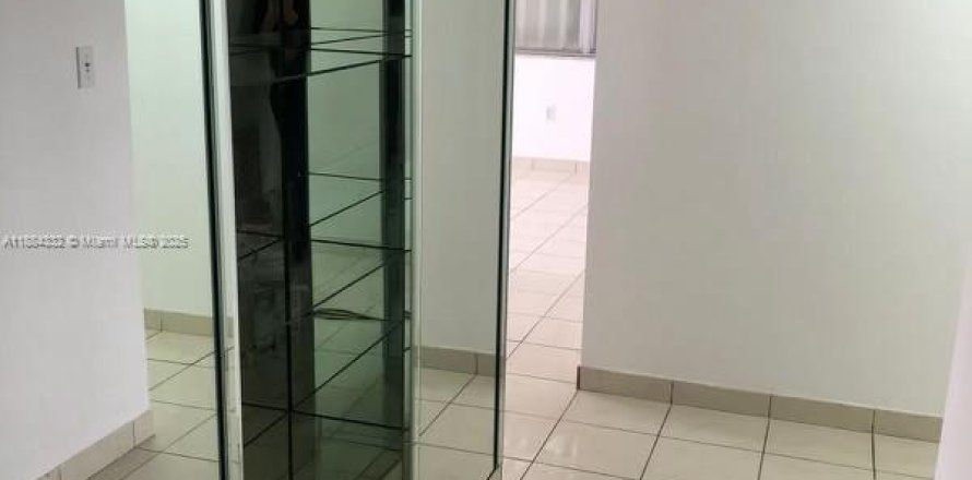 Apartamento en Miami, Florida 2 dormitorios, 113.53 m2 № 1931019