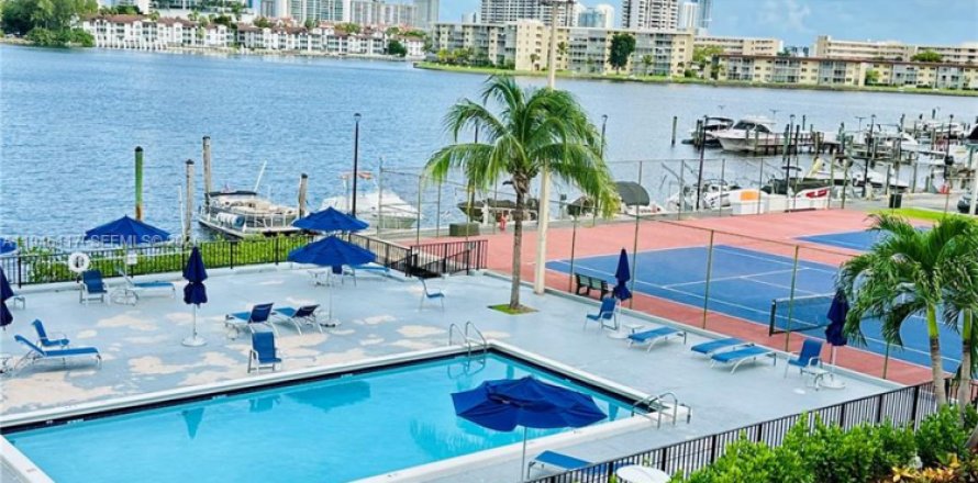 Condo in Aventura, Florida, 1 bedroom  № 2055287