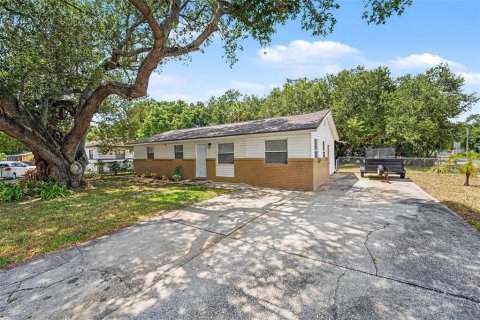 Casa en venta en Tampa, Florida, 4 dormitorios, 99.68 m2 № 2203271 - foto 3