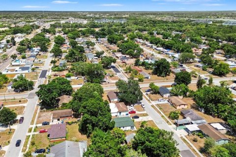Casa en venta en Tampa, Florida, 4 dormitorios, 99.68 m2 № 2203271 - foto 30