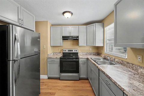 Casa en venta en Tampa, Florida, 4 dormitorios, 99.68 m2 № 2203271 - foto 10