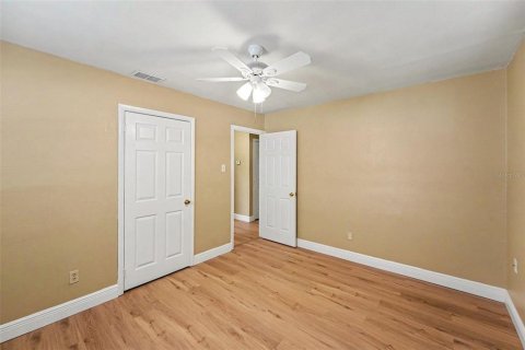 Casa en venta en Tampa, Florida, 4 dormitorios, 99.68 m2 № 2203271 - foto 17