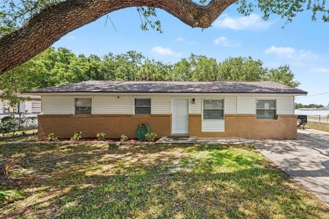 Casa en venta en Tampa, Florida, 4 dormitorios, 99.68 m2 № 2203271 - foto 2