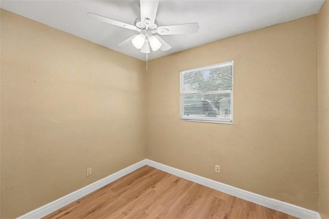 Casa en venta en Tampa, Florida, 4 dormitorios, 99.68 m2 № 2203271 - foto 20