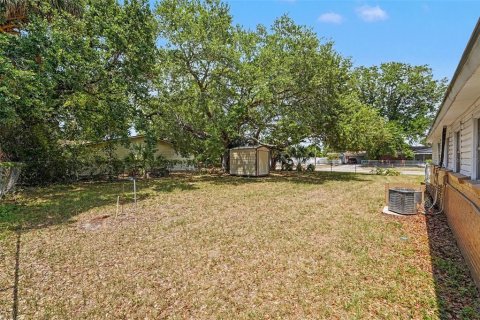 Casa en venta en Tampa, Florida, 4 dormitorios, 99.68 m2 № 2203271 - foto 24