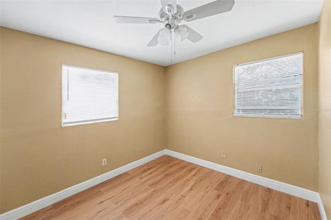 Casa en venta en Tampa, Florida, 4 dormitorios, 99.68 m2 № 2203271 - foto 21