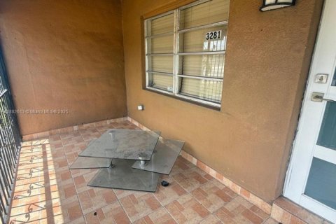 Casa en venta en Opa-locka, Florida, 4 dormitorios, 132.66 m2 № 1978044 - foto 9