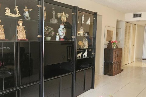 Condo in Lauderhill, Florida, 2 bedrooms  № 1861792 - photo 19