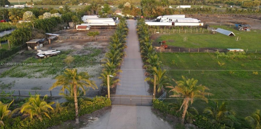 Casa en Miami, Florida 3 dormitorios, 117.99 m2 № 1862337