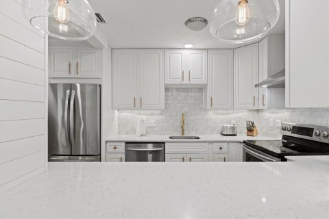 Casa en alquiler en Sarasota, Florida, 4 dormitorios, 144 m2 № 301859 - foto 18