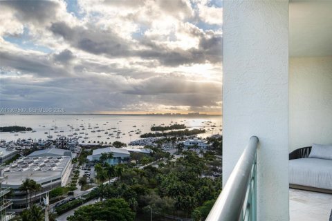 Купить кондоминиум в Майами, Флорида 2 спальни, 146.88м2, № 2048912 - фото 3