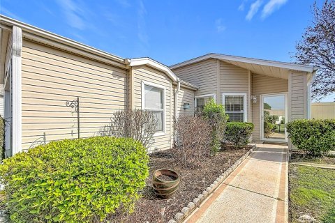 Villa ou maison à Leesburg, Floride 2 chambres, 119.75 m2 № 2148640
