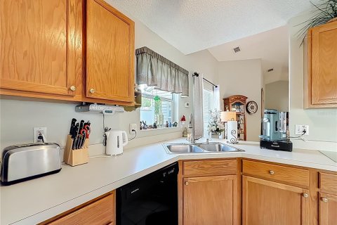 Villa ou maison à vendre à Leesburg, Floride: 2 chambres, 119.75 m2 № 2148640 - photo 8