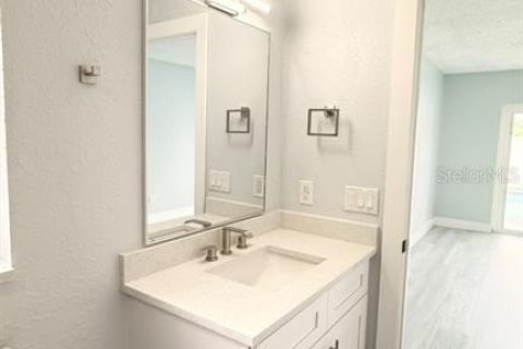 Villa ou maison à vendre à Brandon, Floride: 4 chambres, 159.7 m2 № 2401149 - photo 28