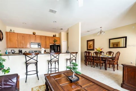 Townhouse in Kissimmee, Florida 4 bedrooms, 175.03 sq.m. № 2099374 - photo 6