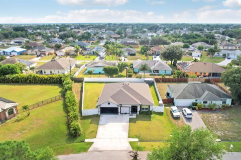 Villa ou maison à vendre à Port St. Lucie, Floride: 4 chambres, 191.94 m2 № 2083079 - photo 3