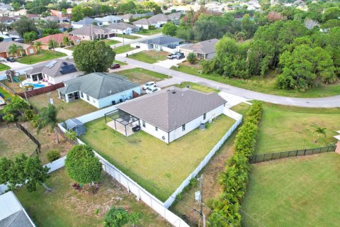 Villa ou maison à vendre à Port St. Lucie, Floride: 4 chambres, 191.94 m2 № 2083079 - photo 7